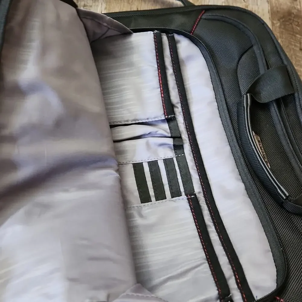 Xenon 3 Toploader‎ Briefcase, Fits Devices Up To 15.6